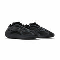 Y**zy B**st 700 v3