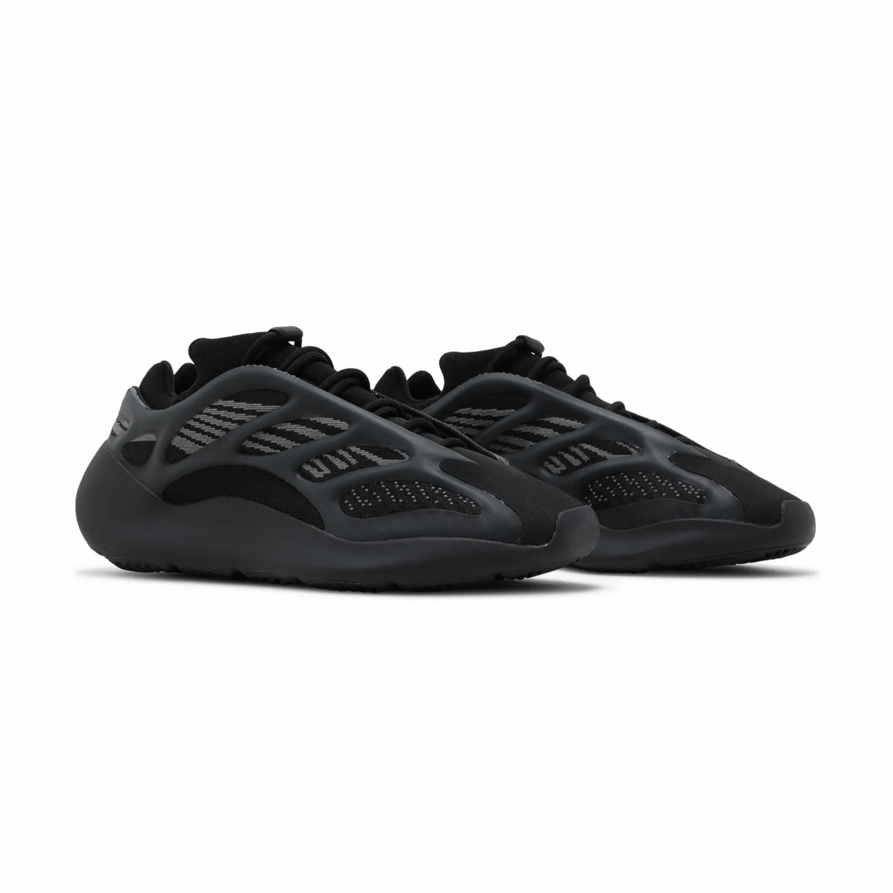 Y**zy B**st 700 v3