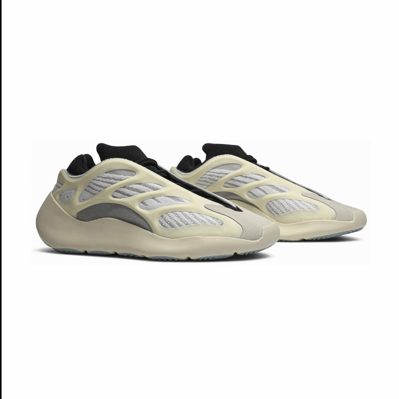 Y**zy B**st 700 v3